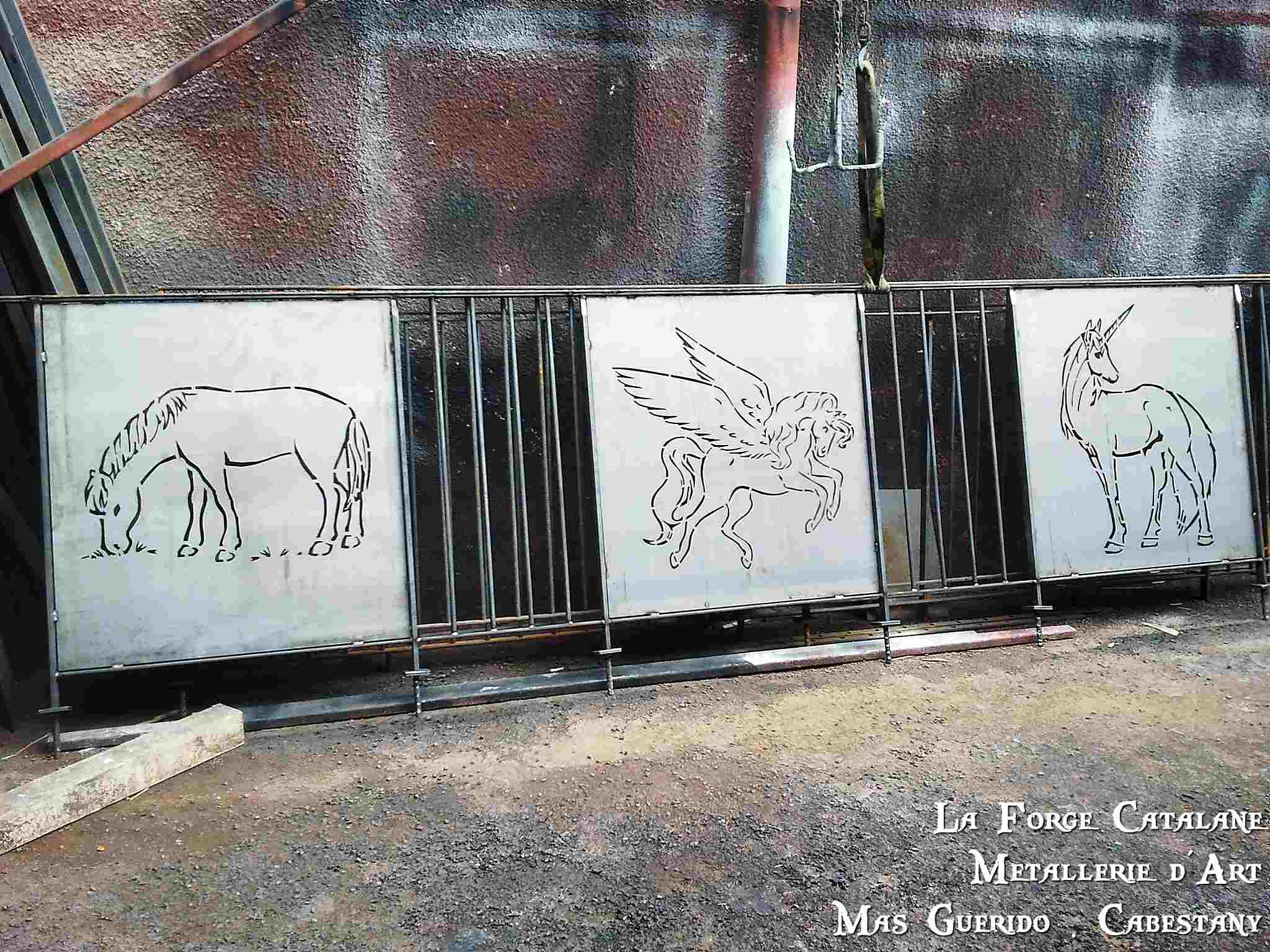 Cloture fer decoupe laser chevaux forge catalane.jpg